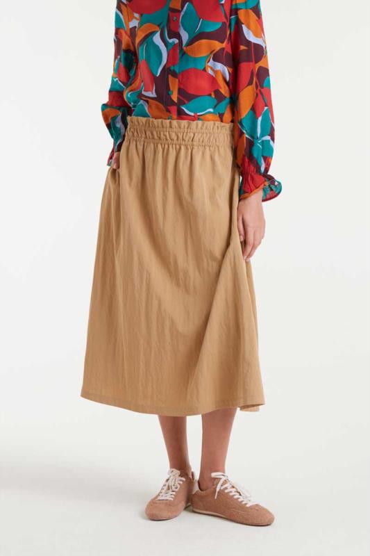 FALDA MIDI CAMEL TEJIDO TÉCNICO