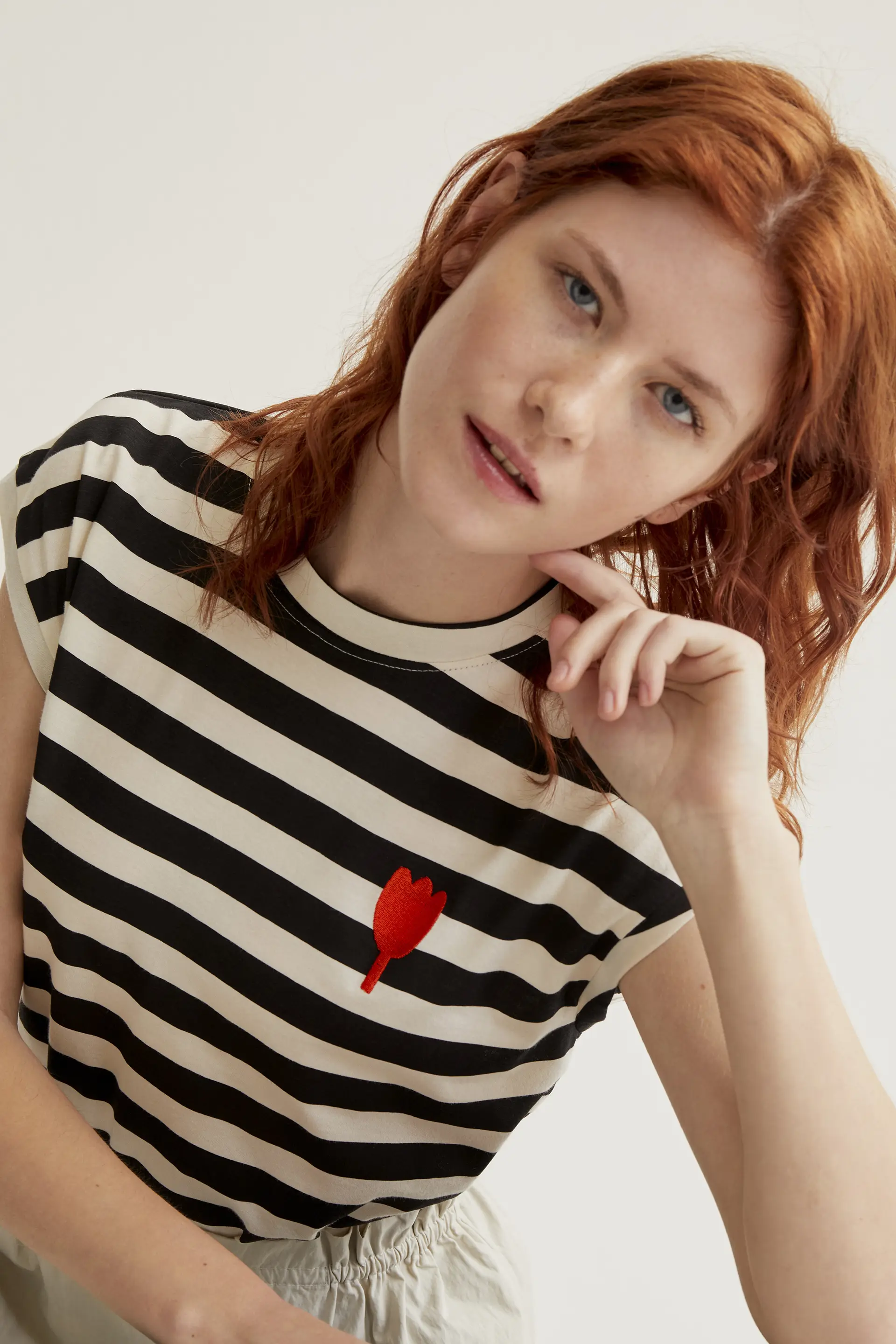 CAMISETA RAYAS NEGRAS