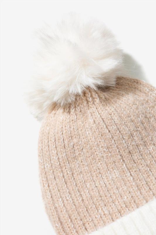 GORRO BICOLOR CON POMPÓN