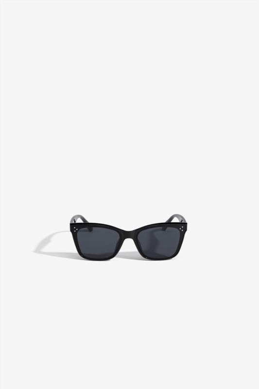GAFAS DE SOL NEGRAS